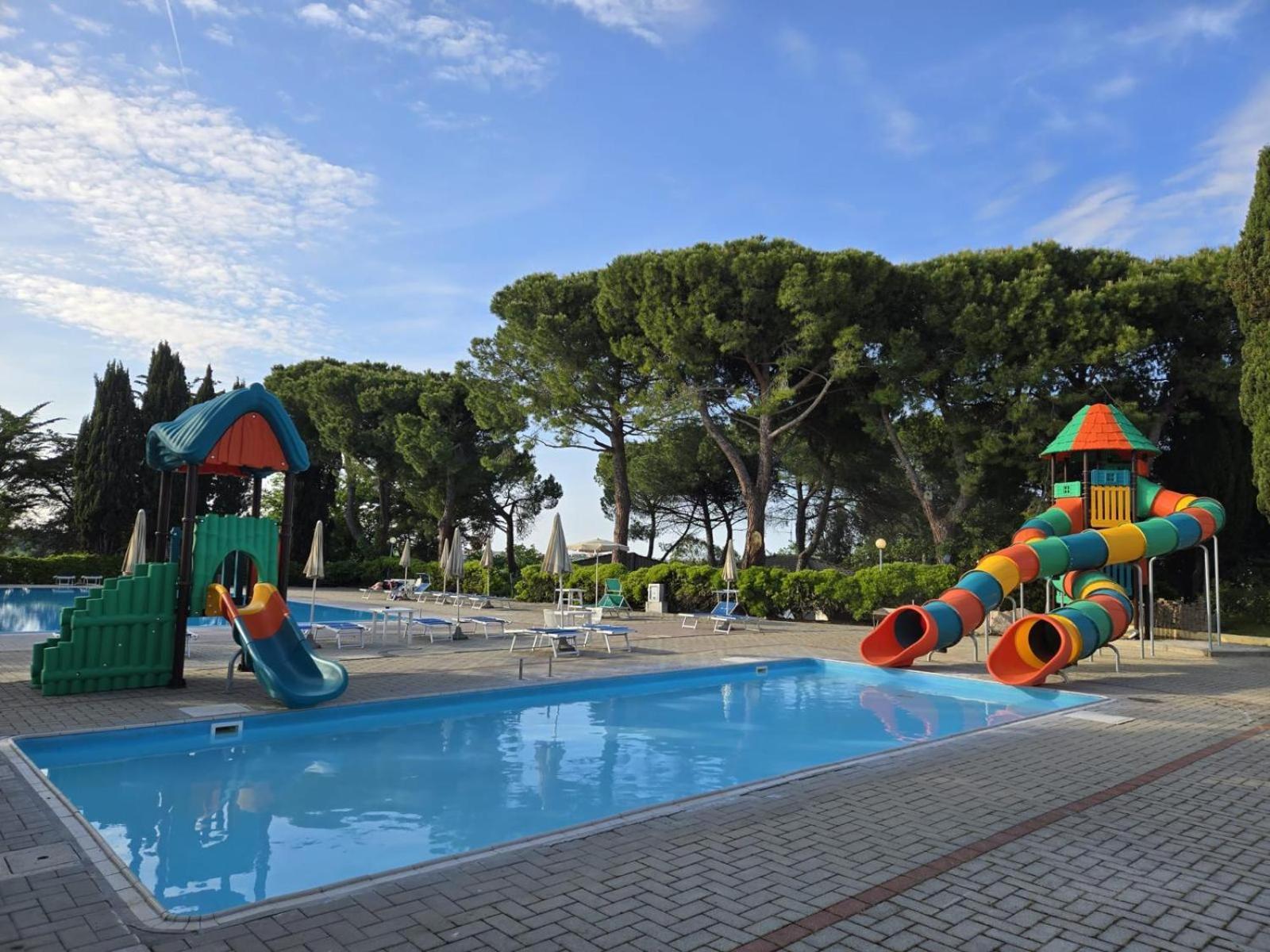 Camping Village Mar Y Sierra San Costanzo Екстер'єр фото