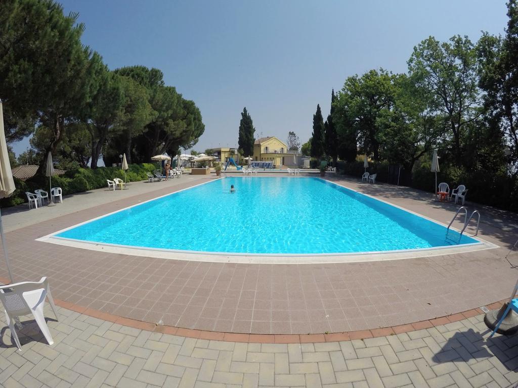 Camping Village Mar Y Sierra San Costanzo Екстер'єр фото