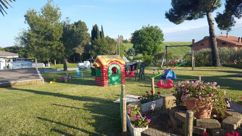 Camping Village Mar Y Sierra San Costanzo Екстер'єр фото